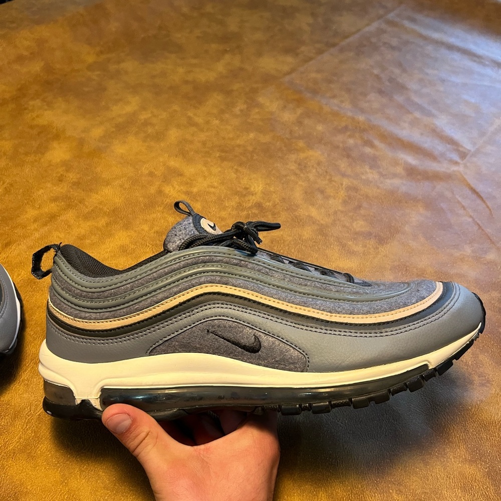 2017 Air Max 97 Premium 'Cool Grey
Mushroom' size 11.5 - Picture 8 of 10